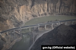 Түндүк-түштүк альтернативдик жол.