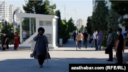 Дефицит сим-карт для мобильных телефонов в Туркменистане усилился весной этого года.