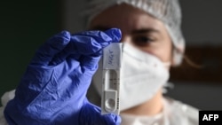 илустрација, антиген тест за проверка на ковид 19