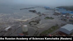 د روسیې په سېوېروکوریلسک سیمه کې څونامۍ سېلاب راوستی دی - د جولای ۳۰مې انځور.