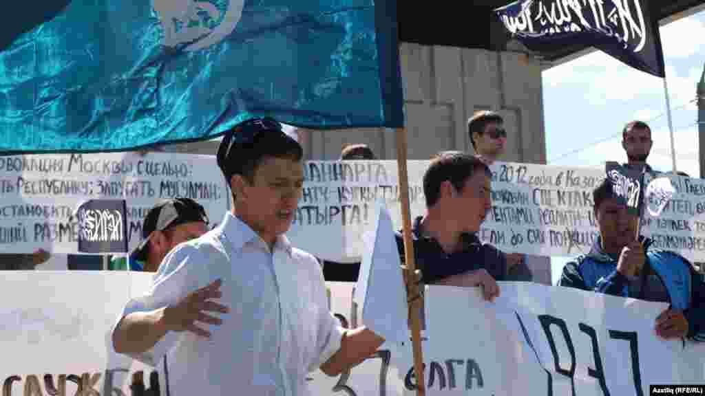 "Азатлык" татар яшьләре берлеге рәисе Наил Нәбиуллин