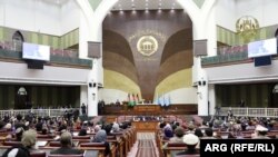 محمد اشرف غنی رئیس جمهور افغانستان اعضای جدید کابینه را برای گرفتن رأی اعتماد ب ولسی جرگه معرفی کرد. 21 October 2020