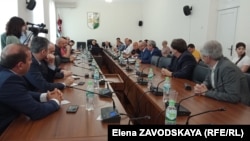 Сегодня Эшсоу Какалия отчитался в парламенте о результатах командировки в Москву