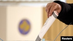 Fotografi e 9 shkurtit në një vendvotim në Kosovë.