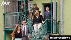 Пребывающего под арестом экс-премьера Грузии, генсека бывшей правящей партии "Единое нацдвижение" Вано Мерабишвили сегодня навестили депутаты Европарламента