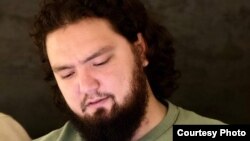 Акси Саидаъзам Раҳмоновро наздиконаш дар ихтиёри Радиои Озодӣ гузоштанд