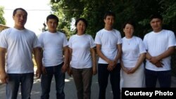 Вместе с Айнурой в Душанбе отправились и другие кыргызстанцы