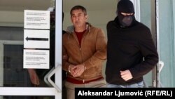 Pripadnici Specijalnog policijskog odjeljenja odvode Duška Golubovića, 9. maj 2025.