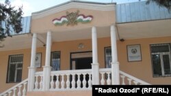 Бинои додситонии Исфара. Акс аз бойгонӣ. 