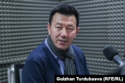 Асылбек Жоодонбеков.
