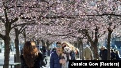 Шведска со непроменето секојдневие среде пандемија