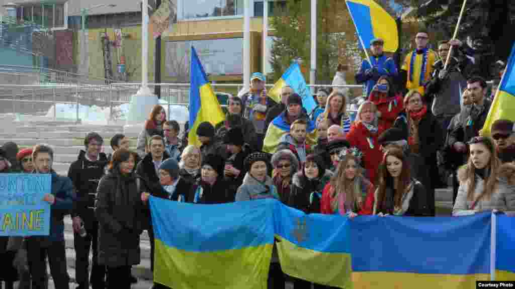 Митинг в канадском городе Эдмонтон - 24 ноября (фото: Мыхайло Вовк)