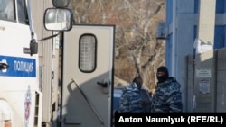 Qırımda Rusiye uquq qoruyıcıları, arhiv fotoresimi