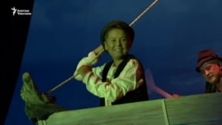 Өзбек театры көрүүчүнү ыйлатты