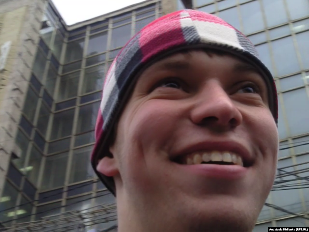 "Всем студентам академии, где я учусь, сказали, что здесь будет просто концерт и предложили пойти на него вместо занятий", - сказал студент по имени Рувим. По его словам, увиденное ему не понравилось