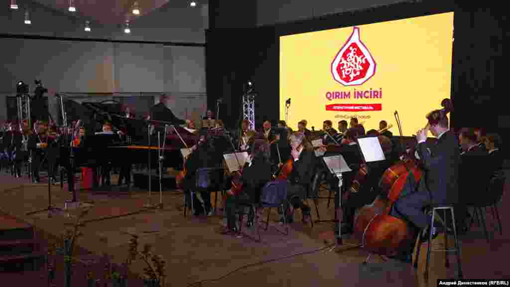 Після церемонії нагородження почалася прем'єра концерту для фортепіано з оркестром: його виконав Ансамбль класичної музики імені Лятошинського Національного будинку органної та камерної музики України; диригент &ndash; народний артист України Ігор Андрієвський; солістка &ndash; лауреат міжнародних конкурсів Ольга Савайтан