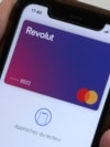 Банк Revolut начал блокировать счета живущим в ЕС россиянам: что произошло?