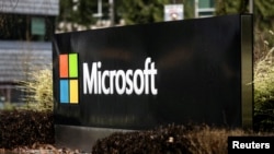 Microsoft susține că serviciul rus de informații FSB vizează ambasadele străine din Moscova într-o campanie de spionaj cibernetic.