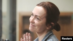 Journalist Alsu Kurmasheva attends a court hearing in Kazan