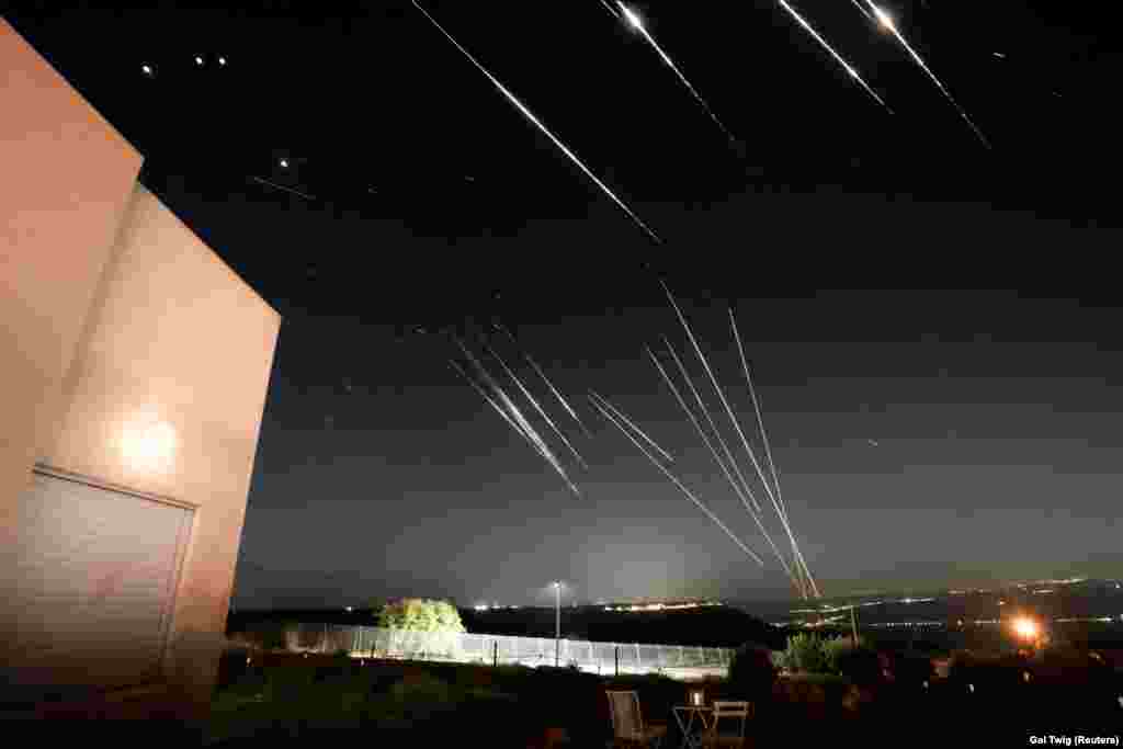 Rakete ispaljene iz Irana sa Golanske visoravni, snimljene su kako ih presreću izraelske odbrambene snage 18. juna.