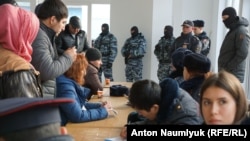 Rusiye telükesizlik hadimleri «Qırım birdemligi»niñ oturışuvını toqtattılar. Suvdağ, 2018 senesi yanvar 27 künü