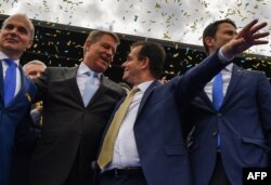 Klaus Iohannis si Ludovic Orban în campanie electorală pe vremea când președintele a beneficiat de sprijinul liderului PNL.