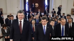 Украина президенты Порошенко һәм Төркия премьер-министры Даутоглу