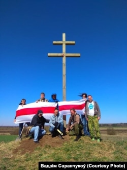 1863-жылдагы падышалык Орусияга каршы улуттук боштондук көтөрүлүштүн катышуучуларына багышталган чырым эстелик. Лидск району, Гродно облусу, Беларус.