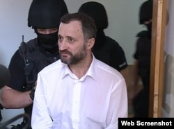 La 27 iunie 2016, ex-premierul Vlad Filat a fost condamnat pentru luare de mită la nouă ani de închisoare