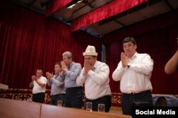 Политики посетили регионы