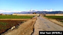 په قبایلي ضلعو کې زیاتره سړکونه مرمت او یا بیا جوړونې ته اړتیا لري ـ پخوانی انځور.