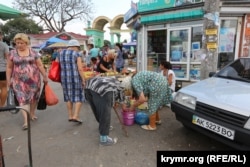 Tregu qendror në Simferopol, Krimeja e aneksuar nga Rusia.