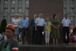 Чыноўнікі на мітынгу ў Горадні. Горадня