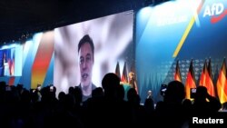 Elon Musk u obraćanju na skupu AfD-a u Halleu, Njemačka, 25. januara 2025.