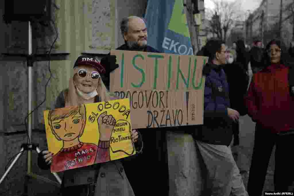 Sa protesta je zatraženo i obustavljanje svih prekršajnih i krivičnih postupaka koji se vode protiv građana koji su učestvovali na blokadama puteva proteklih sedmica, kao i procesuiranje svih odgovornih za nasilje nad demonstrantima.