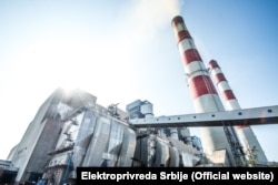 Kad se desio kolaps elektroenergetskog sistema, u peći TENT-a, najveće elektrane u Srbiji, ubačen je ugalj lošeg kvaliteta u kojem je bilo i i blata. (na fotografiji TENT)