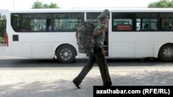 Aşgabadyň harby ýokary okuw jaýlarynyň biriniň studenti