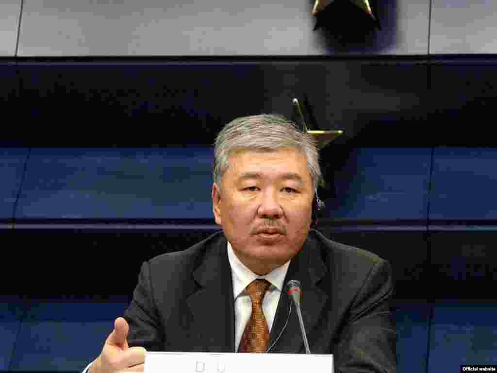 Данияр Усенов&nbsp;(с 21 декабря 2009 года по 7 апреля 2010 года).