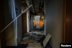 Щети в сградата на представителството а ЕС в Киев, нанесени от руската атака, 28 август 2025 г.