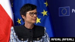 Эўракамісарка ў пытаньнях пашырэньня ЭЗ Марта Кос. Прага, 28 красавіка 2025 году