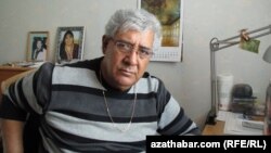 Şwesiýada ýaşaýan türkmen şahyry Şiraly. Stokgolm, 2011.