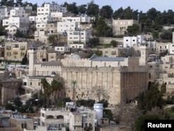 ჰებრონი, სალოცავი პატრიარქების საფლავებზე, 2010 წელი.