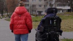 Ukrajinski terapeuti pomažu ranjenim vojnicima da povrate samostalnost