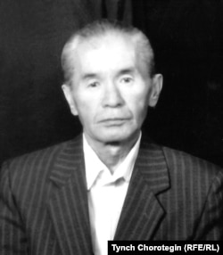 Маркум профессор Өмүркул Караев (1930-2002).