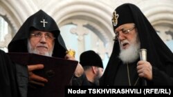 თავად გარეგინ II საქართველოში იმყოფებოდა 2011 წელს. ფოტოზე: გარეგინ II (მარცხნივ) და ილია II