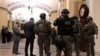 Policijske snage unutar Kongresa dok traje sesija potvrđivanja izbornih rezultata 