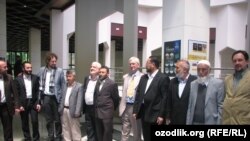 Истанбул анжумани иштирокчиларидан бир гуруҳи.