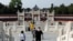 Turiști la Templul Cerului (sau Parcul Tiantan)