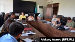 Эпизод обсуждения проекта правил содержания и защиты зеленых насаждений. Алматы, 1 августа 2018 года.