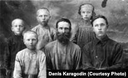 Степан Карагодин с семьей